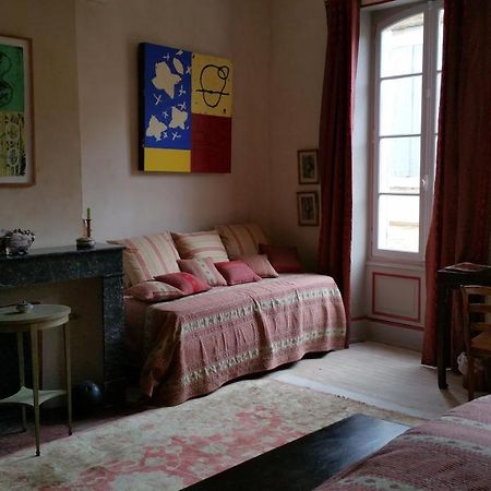 La Chambre De Diane Lectoure Luaran gambar